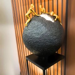 Luminária de Piso Jornada ao Centro da Terra Alta com Pedestal - CarmelaBlend ® | Online e Descomplicado