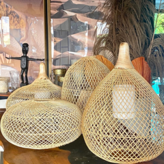 Luminária pendente em Rattan - CarmelaBlend ® | Online e Descomplicado