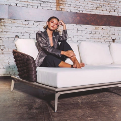 Sofá Curvo Manari em tricô náutico - CarmelaBlend ® | Online e Descomplicado