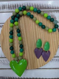 Colar Cora longo na internet