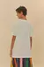 T-Shirt Média Estampada Rio Arara Off - comprar online