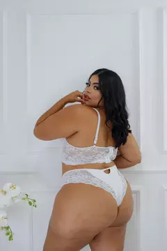 Calcinha Rendada Plus Size C/ Detalhe Strass 0670