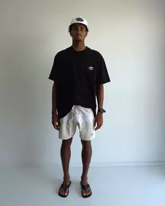 CAMISETA NORTH SHORE OVERSIZED MONOGRAM PRETO - Board World