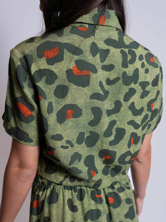 CAMISA CROPPED SOUTH TO SOUTH FEM VISCOSE ONÇA na internet