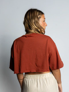 CAMISETA SOUTH TO SOUTH CROPPED TERRA COTA - Board World