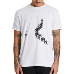 CAMISETA EMPTY MIND