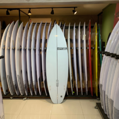 PYZEL - PHANTOM 5'11 31L - comprar online