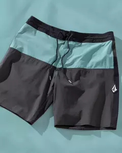BOARDSHORT VOLCOM RETRIEVER LIBERATOR AZUL E PRETO - comprar online