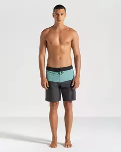 BOARDSHORT VOLCOM RETRIEVER LIBERATOR AZUL E PRETO na internet