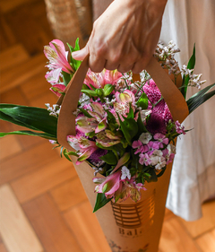 BUQUÊ SACOLA - Balaio de Flores