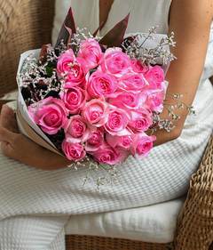 Buquê de 12 Rosas Rosa na internet