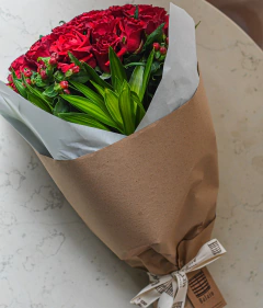 Buquê de 36 Rosas Vermelhas na internet