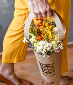 Buquê Sacola de Flores Secas - comprar online