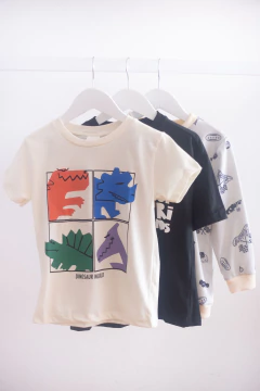 Combo Buzo Formula 1 + Remera Dinos + Remeron Friends - comprar online
