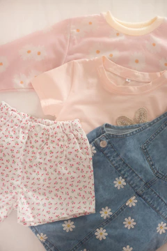 Combo Jumper Margaritas + Short Florcitas + Remera Margarita Rosa + Buzo Flores Blancas en internet