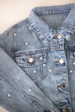 Campera de Jean Perlas