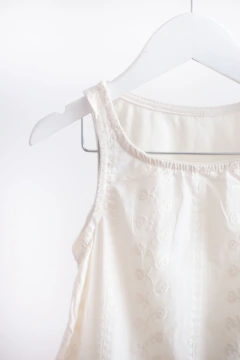 Musculosa Broderi Natural en internet