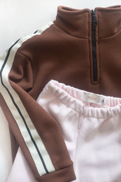 Conjunto Buzo Essential Chocolate + Calza Plush Rosa - comprar online