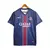 Camisa azul do Paris Saint-Germain, modelo 25/26, com logo da Nike e estampas em vermelho, patrocinada pela Qatar Airways.