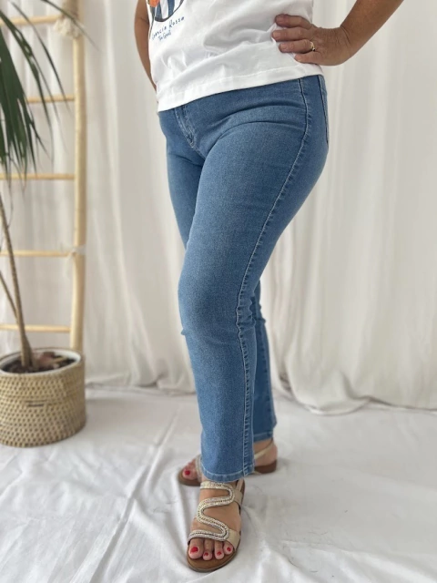 JEAN PRATO CELESTE (talle 46)