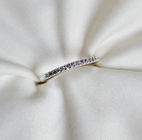 Anel aparador fino zircônias cristal - comprar online