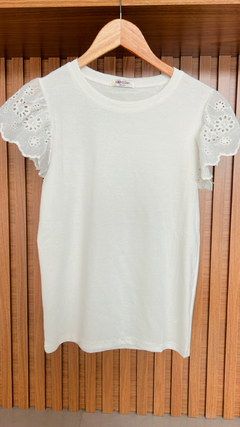 Blusa Bianca na internet