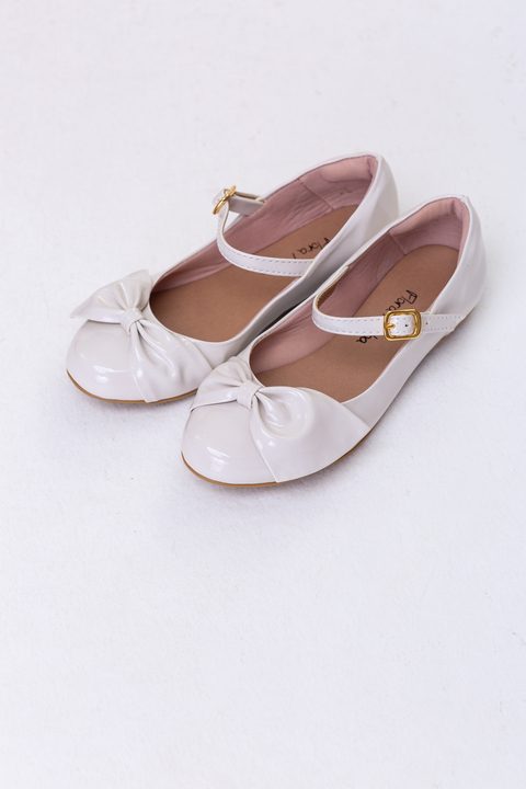 Sapato Larissa Off White verniz