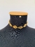 Colares choker Banhado Búzios dourados cravejado de Zircônia - Dondocas
