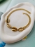 Colares choker Banhado Búzios dourados cravejado de Zircônia