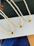 Colar de pérolas com Inicial Letra Semi Joia Verniz Italiano - Dondocas