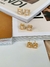 Brincos de base ponto de luz cravejado de strass folheado