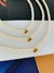 Colar de pérolas com Inicial Letra Semi Joia Verniz Italiano - comprar online