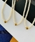Colar de pérolas com Inicial Letra Semi Joia Verniz Italiano - comprar online