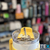 VASO TERMICO CON MANIJA Y SORBETE LOGO STANLEY - BLANCO/AMARILLO en internet