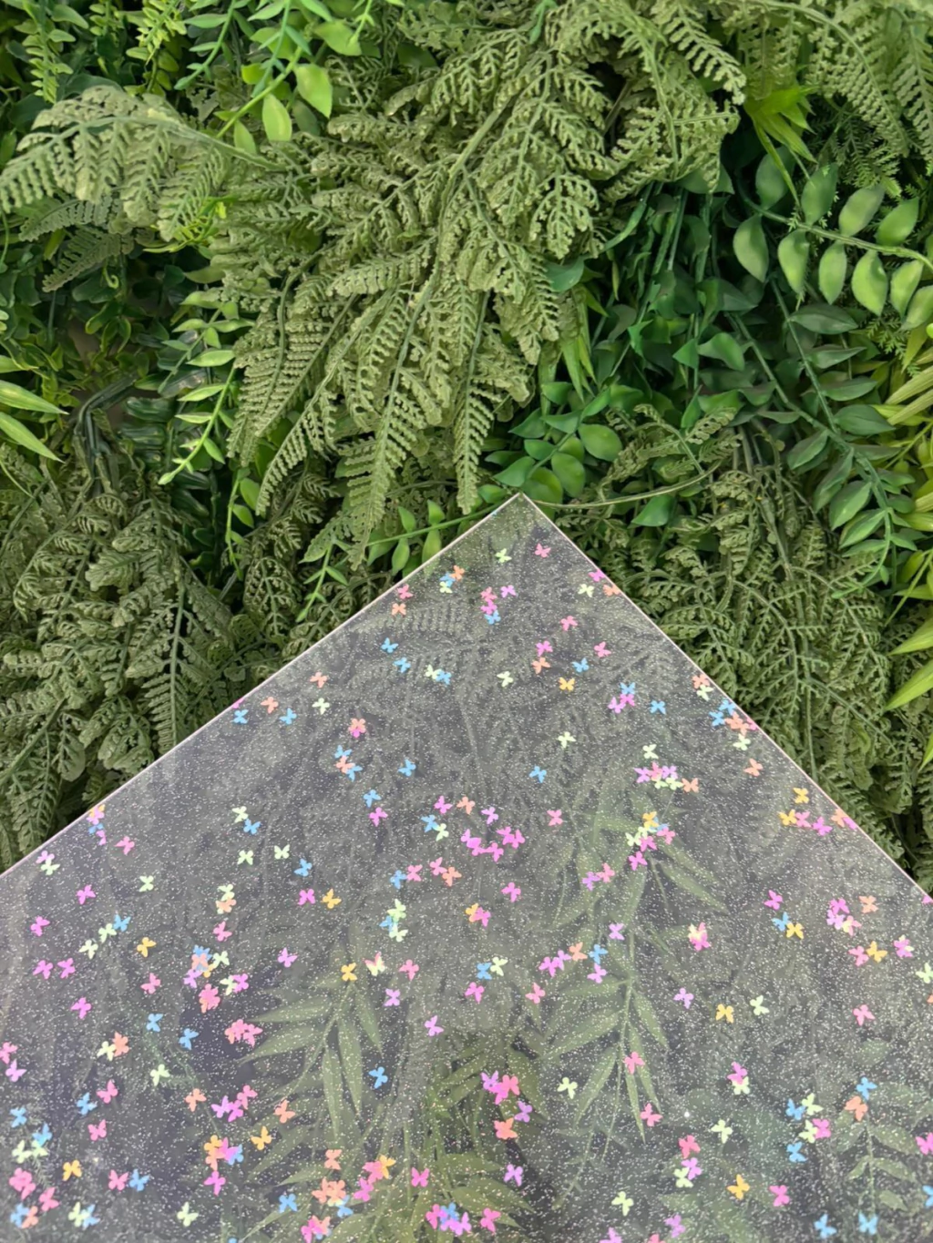 Chapa de acrílico 35x38,3cm 2mm - Borboletas Neon com Partículas de brilho