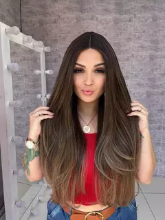 Lace Wig Isa Fibra Americana Cor: Iluminada #10C