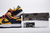 Off White x Nike Dunk Low "Michigan" na internet