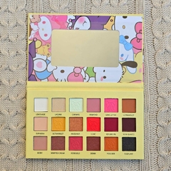 PALETA DE SOMBRAS 18 TONOS KUROMI X1 UNIDAD - Sparks Insumos