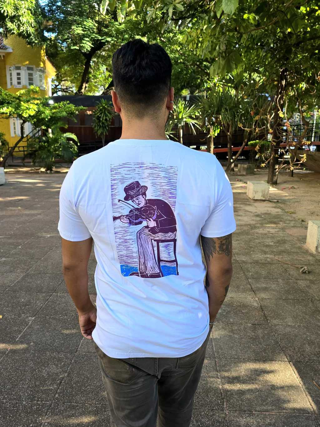 Camiseta O Rabequeiro