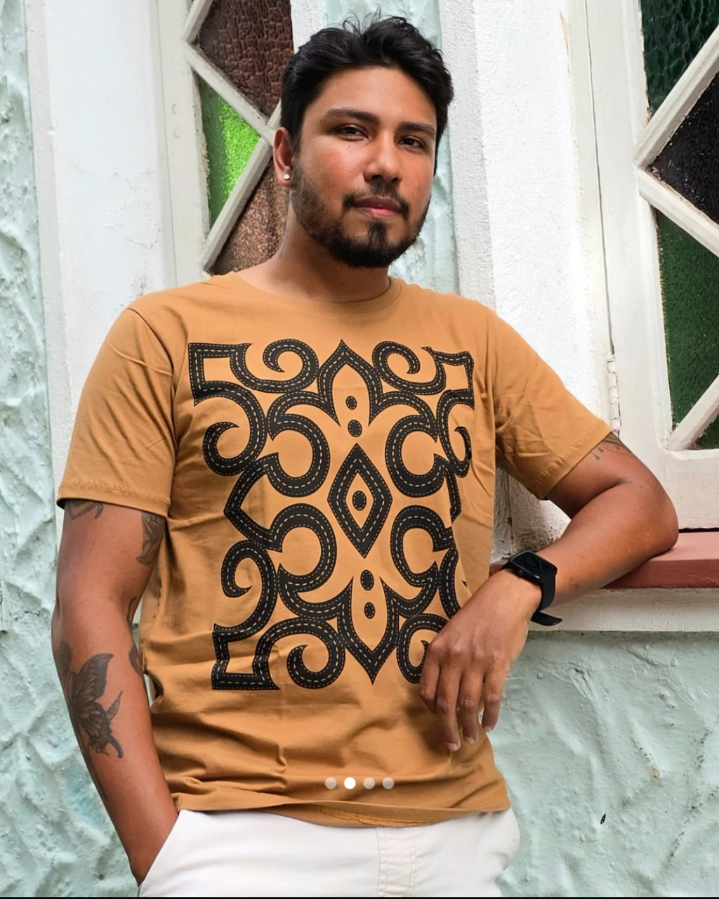 Camiseta Marrom Couro Preta