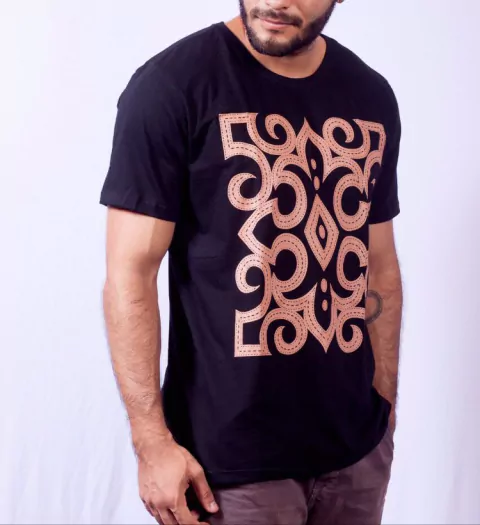 Camiseta Masculina Couro Preta