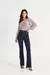 Calça Jeans Feminina Flare Média com Leve Abertura na Barra - DZ20700 - comprar online