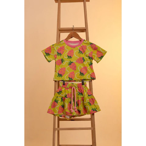 Conjunto Short Saia Comfort Corações de Morango Verde