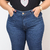 Calça Jeans Reta Plus Size na internet