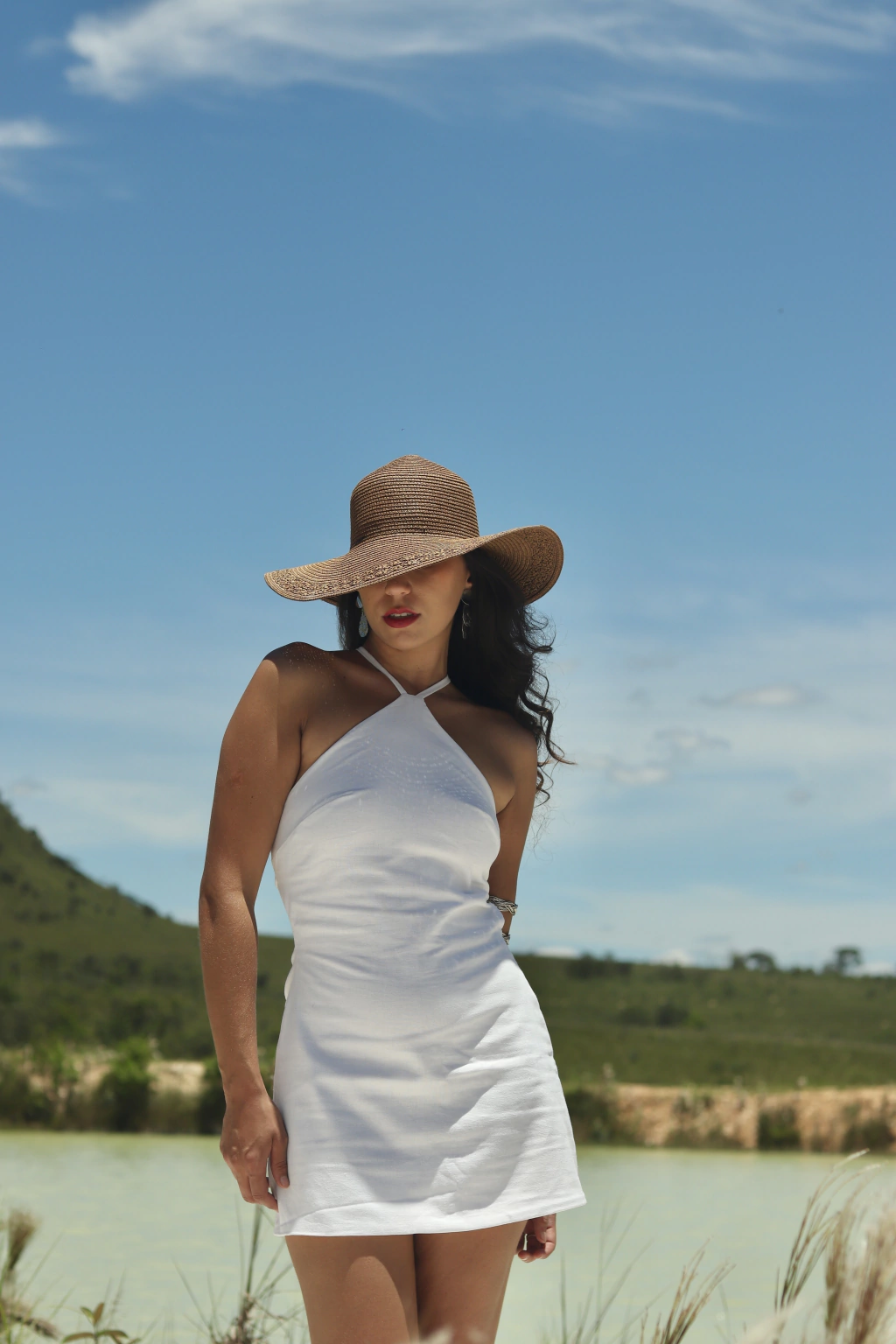 VESTIDO TRIÂNGULO