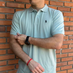 CHOMBA PIQUE POLO VERDE AGUA - MAVA