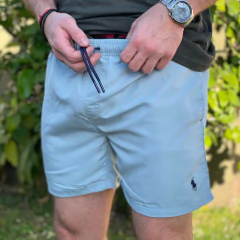 SHORT POLO LISO CELESTE en internet