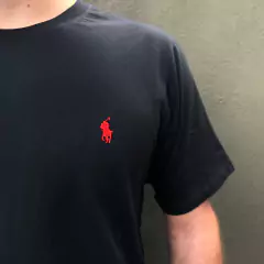 REMERA POLO CLASICA NEGRO - MAVA