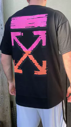 REMERA OVERSIZE OFF-WHITE NEGRO