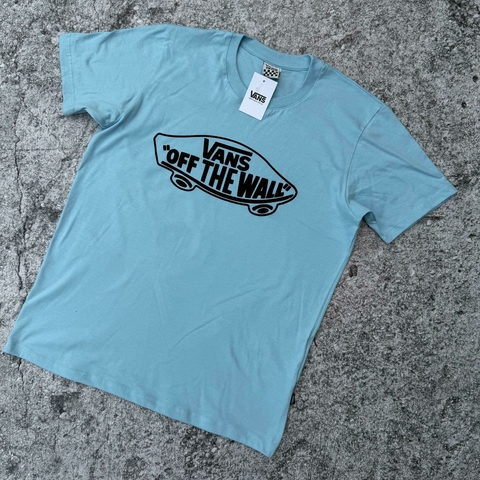 REMERA VANS BOARD CELESTE